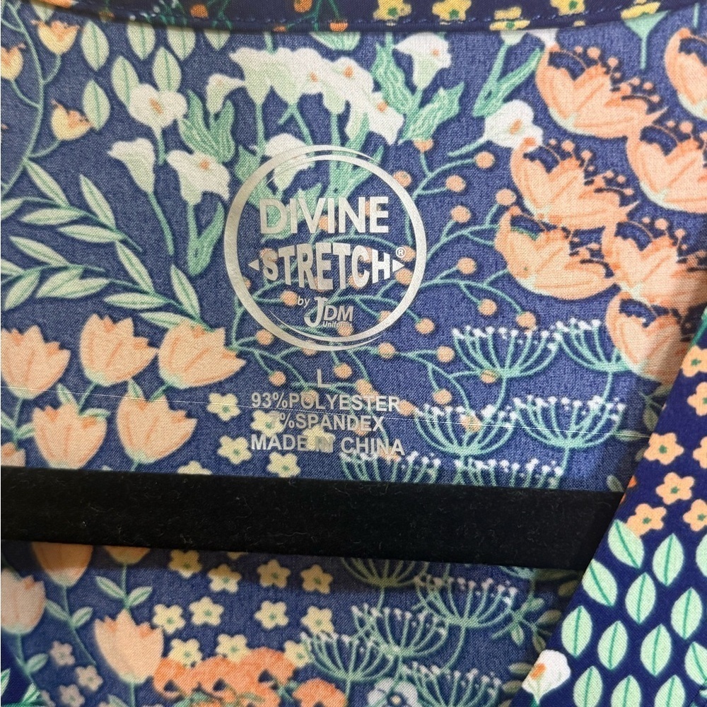 Divine Stretch Navy Blue Floral Print Women's Scrub Top 3 Pocket Large & Small - Picture 2 of 7